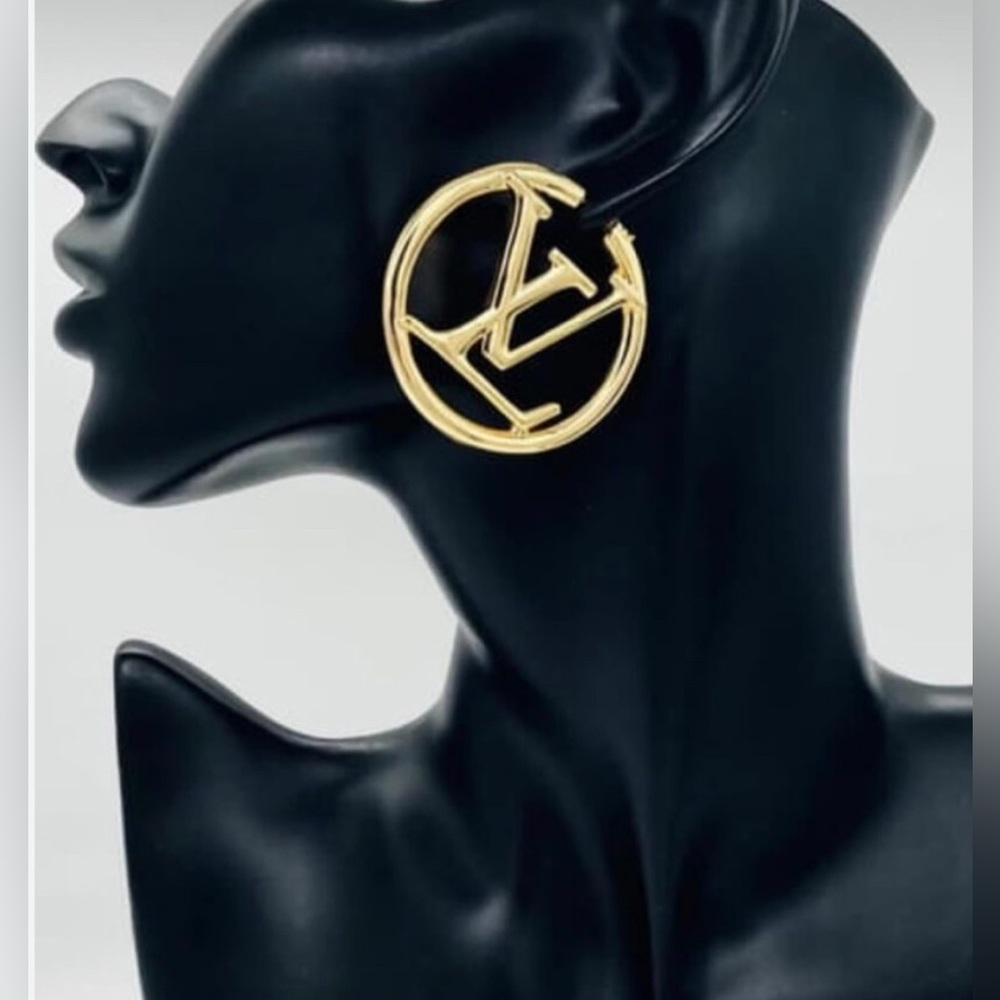 Gold Polished LV Logo Hoop Earrings - Picture 5 of 5
